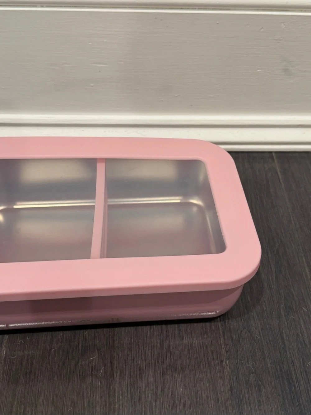 NWOT S'well Pink Divided Meal Prep Container with Clear Lid Metal & Silicone